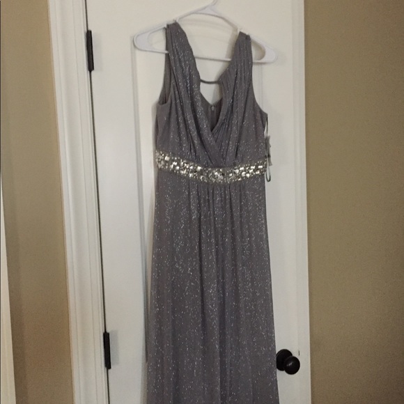 Gray formal gown - Picture 4 of 8
